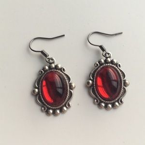 Ruby red deco setting dangle earrings